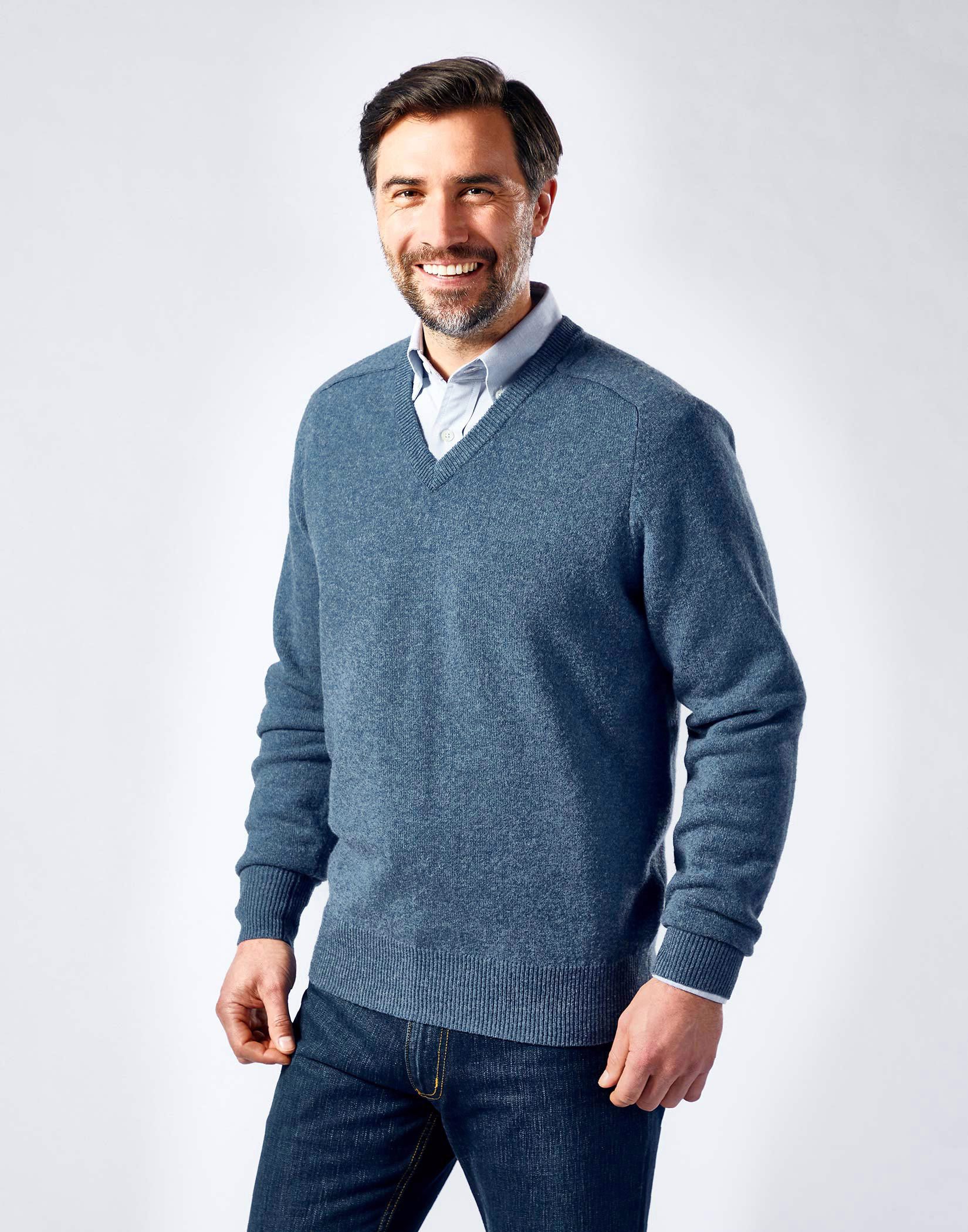 Mens Clothing Sweaters and knitwear V-neck jumpers Ballantyne V Neck Pullover in Blue for Men 