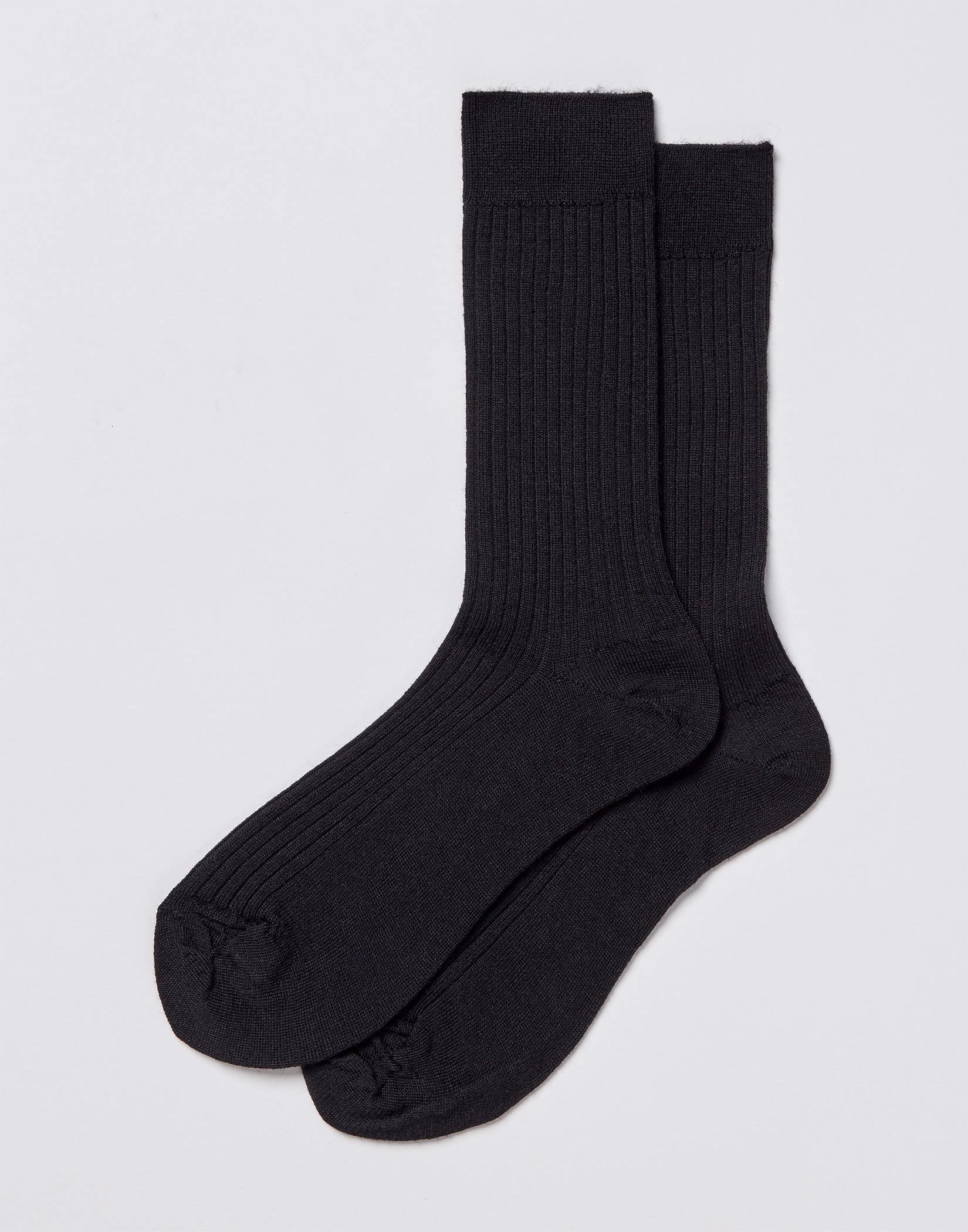 https://cdn.josephturner.co.uk/Original/mens-black-classic-ankle-socks-masossblk_1.jpg